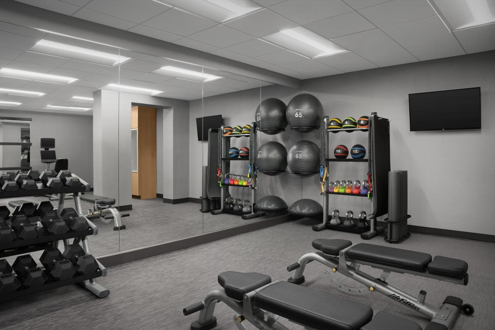 Courtyard Dallas Quorum Drive 3* Addison