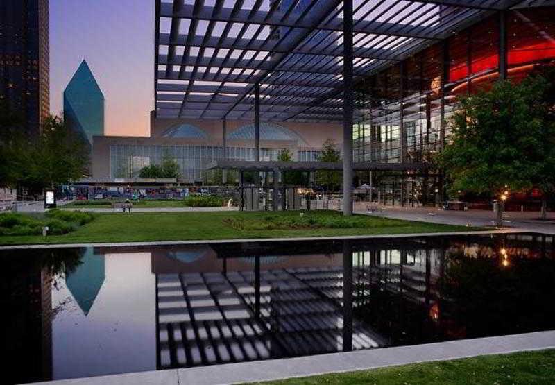 Courtyard Dallas Quorum Drive 3* Addison