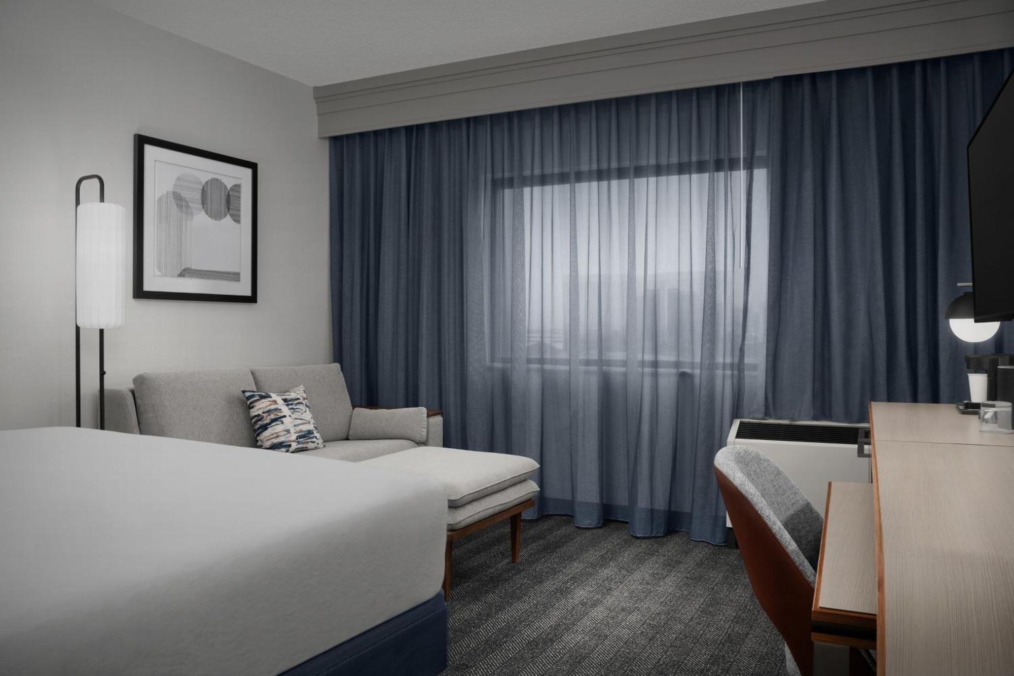 Hotel Courtyard Dallas Quorum Drive 3*
