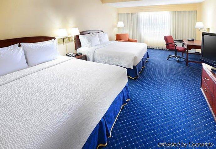 Courtyard Dallas Quorum Drive 3* Addison