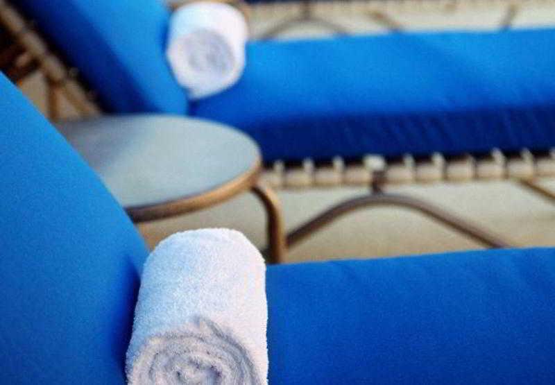 Courtyard Dallas Quorum Drive Hotel 3*